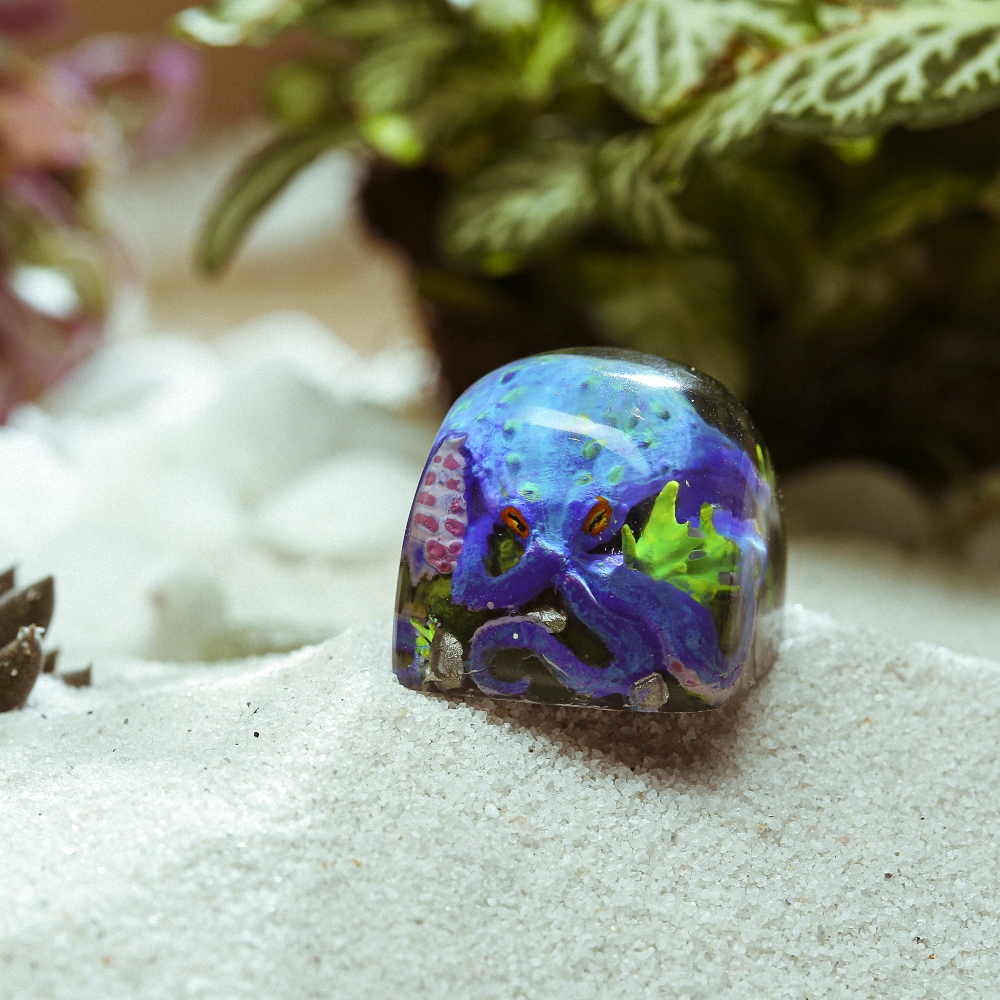 Blue Octopus Artisan Keycap Breakwooden 3
