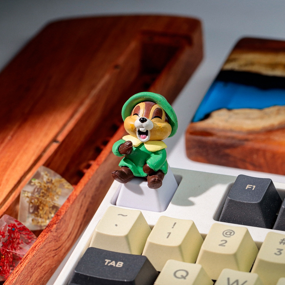 Chip 'N Dale Artisan Keycap Breakwooden 3