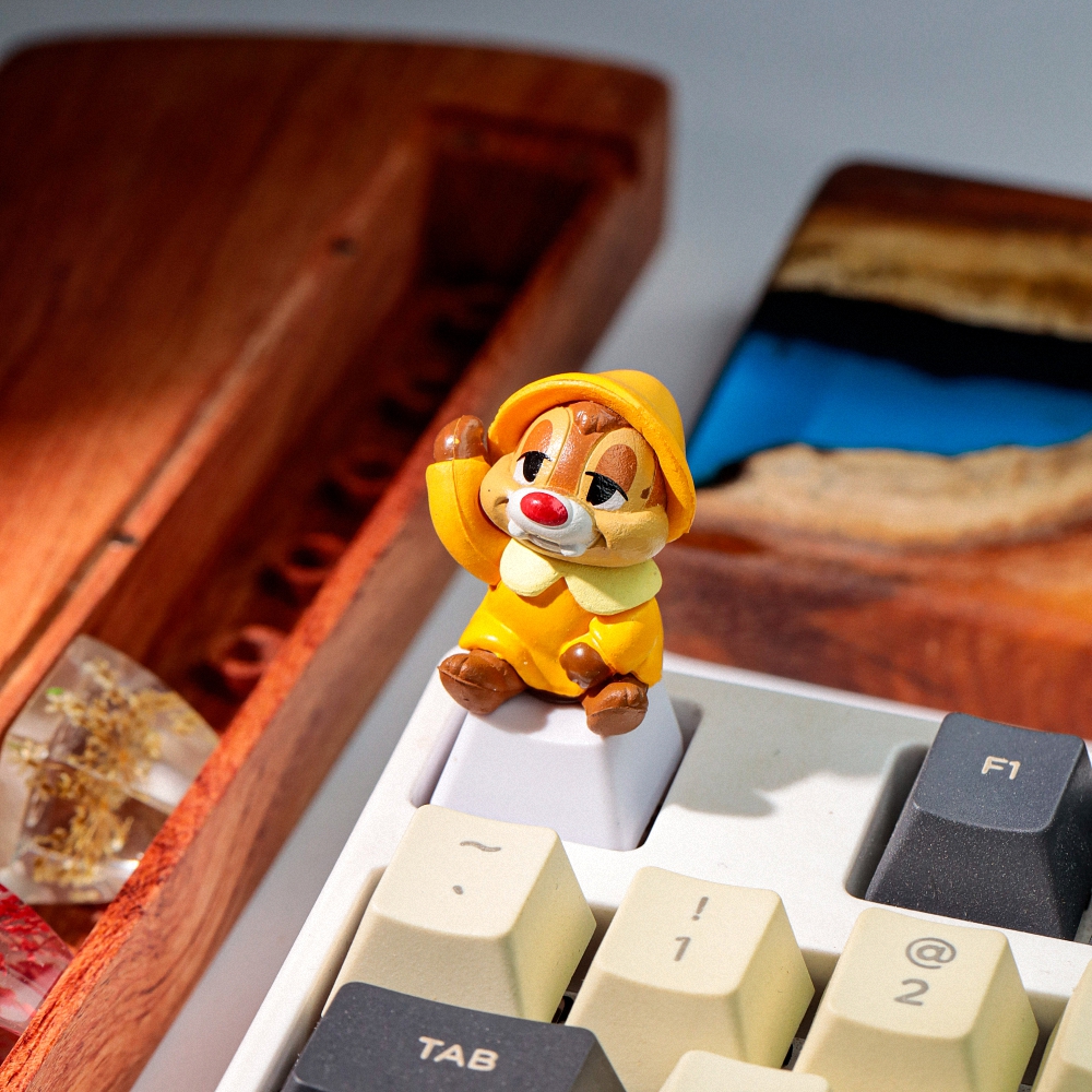 Chip 'N Dale Artisan Keycap Breakwooden 3