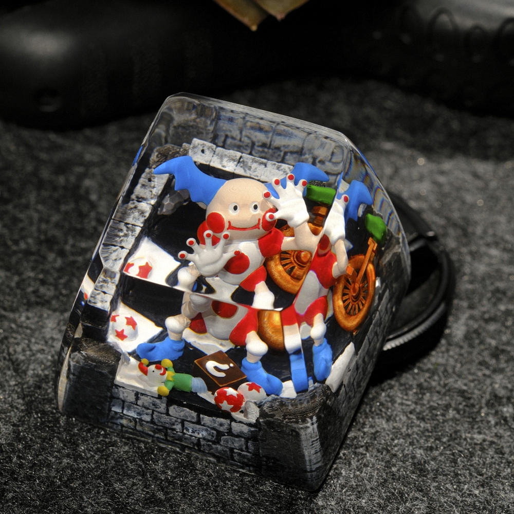 Clown Artisan Keycap Breakwooden 4