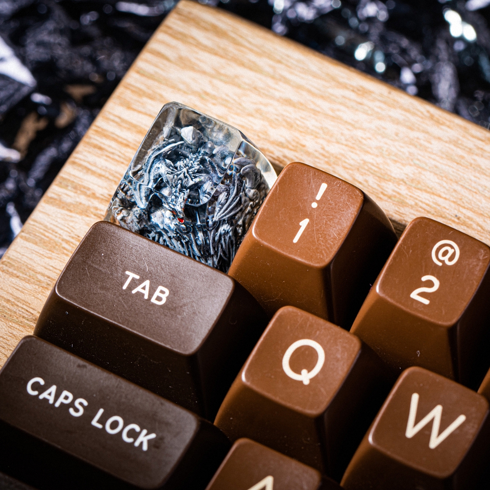 Gray Dragon Artisan Keycap Breakwooden 4