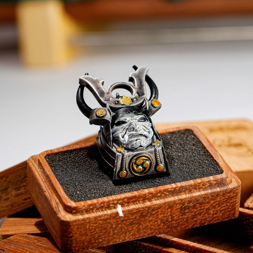 Grey Samurai Artisan Keycap Breakwooden