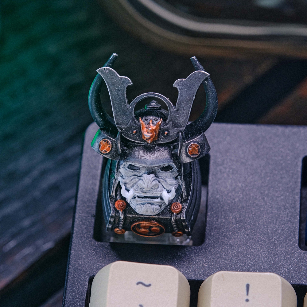 Grey Samurai Artisan Keycap Breakwooden 2