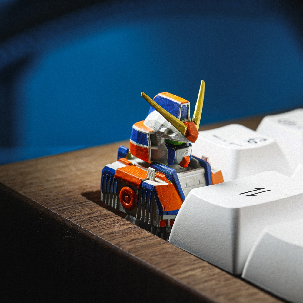 Gundam - RX Artisan Keycap Breakwooden
