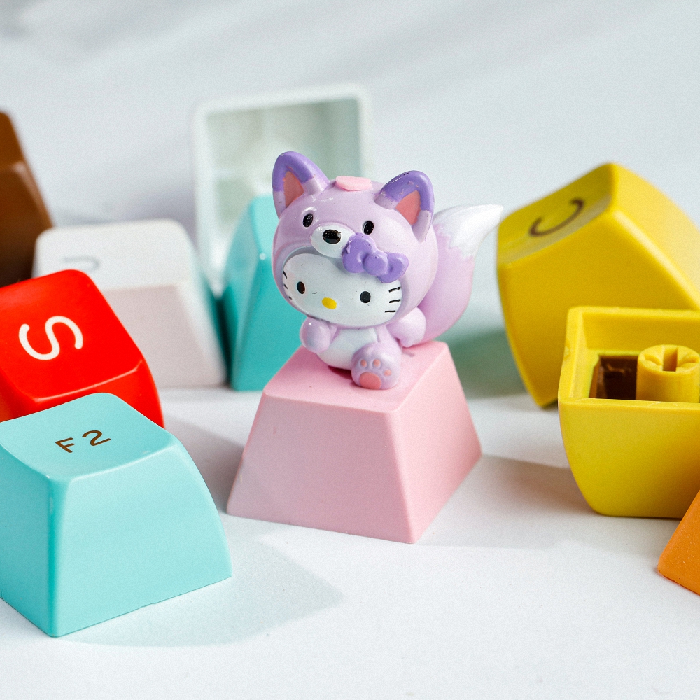 Hello Kitty Artisan Keycap Breakwooden