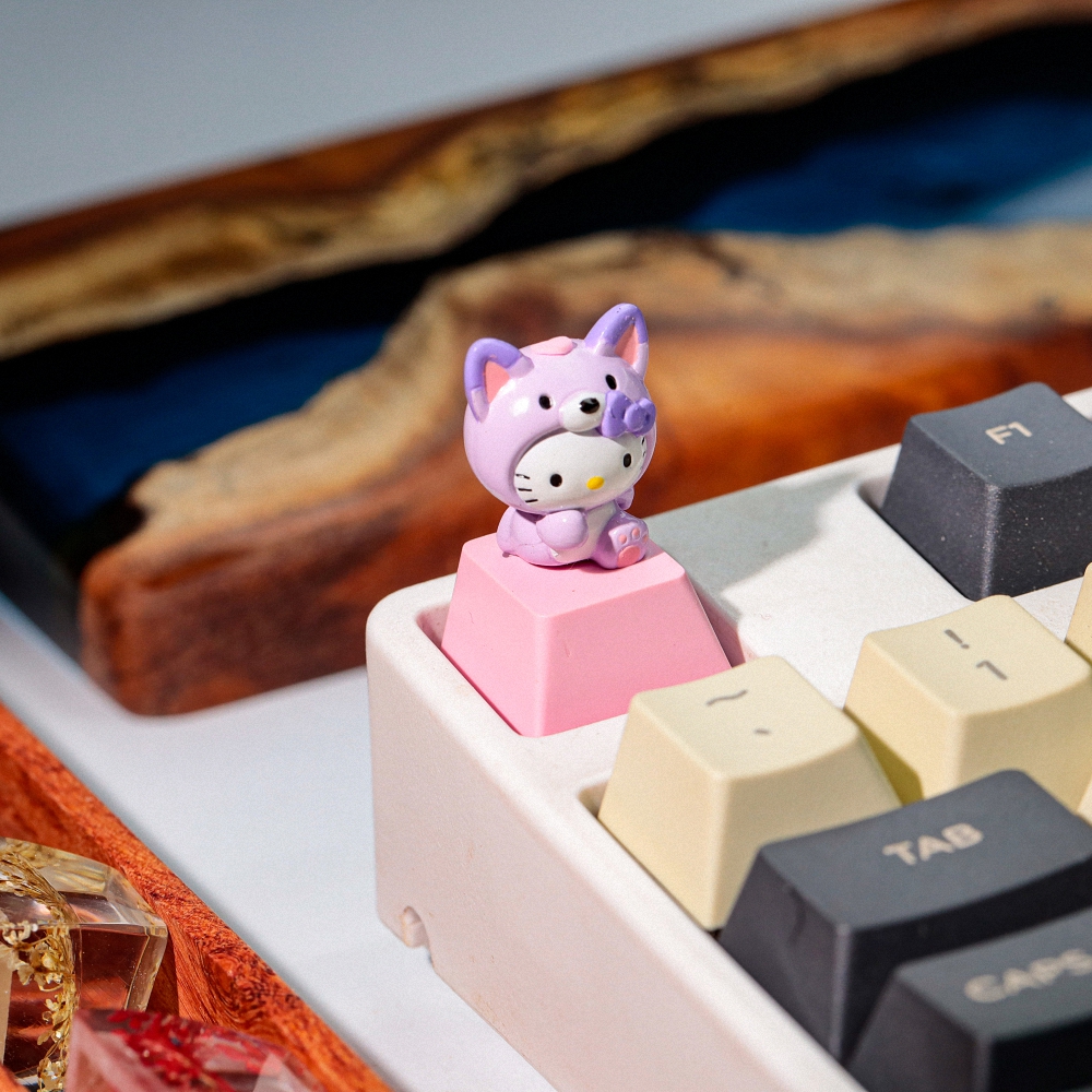 Hello Kitty Artisan Keycap Breakwooden