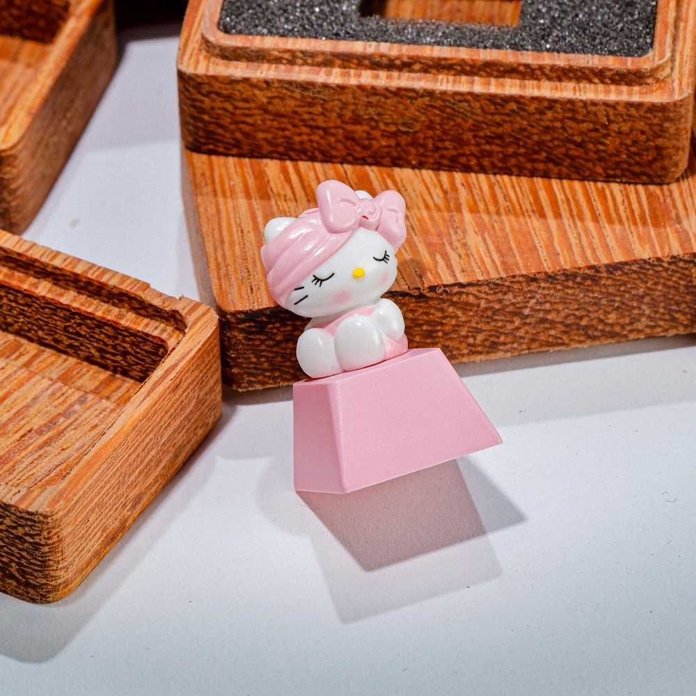Hello Kitty Artisan Keycap Breakwooden 6