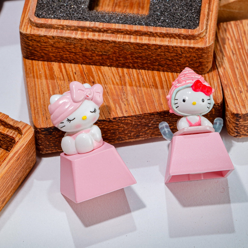 Hello Kitty Artisan Keycap Breakwooden 7