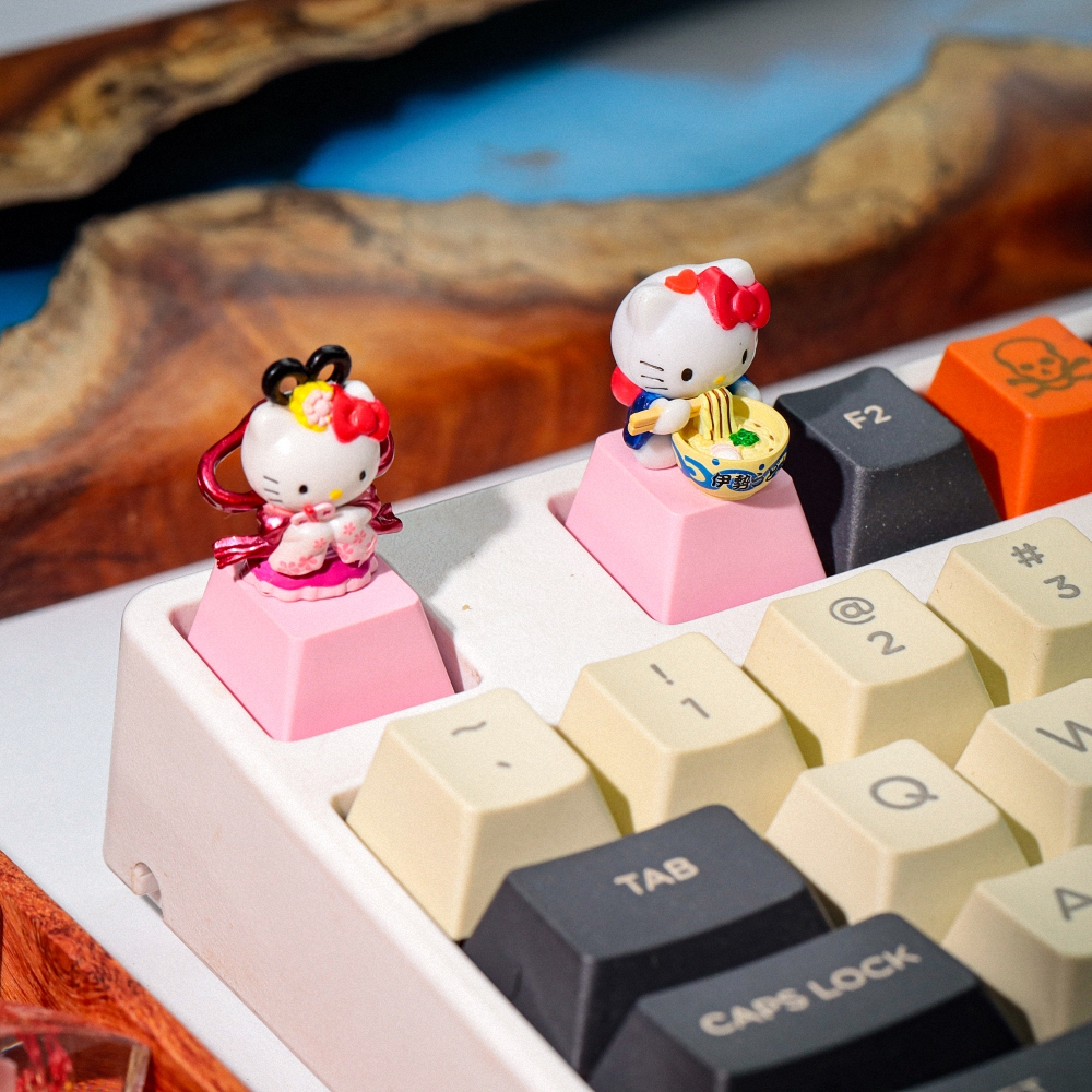 Hello Kitty Artisan Keycap Breakwooden 8