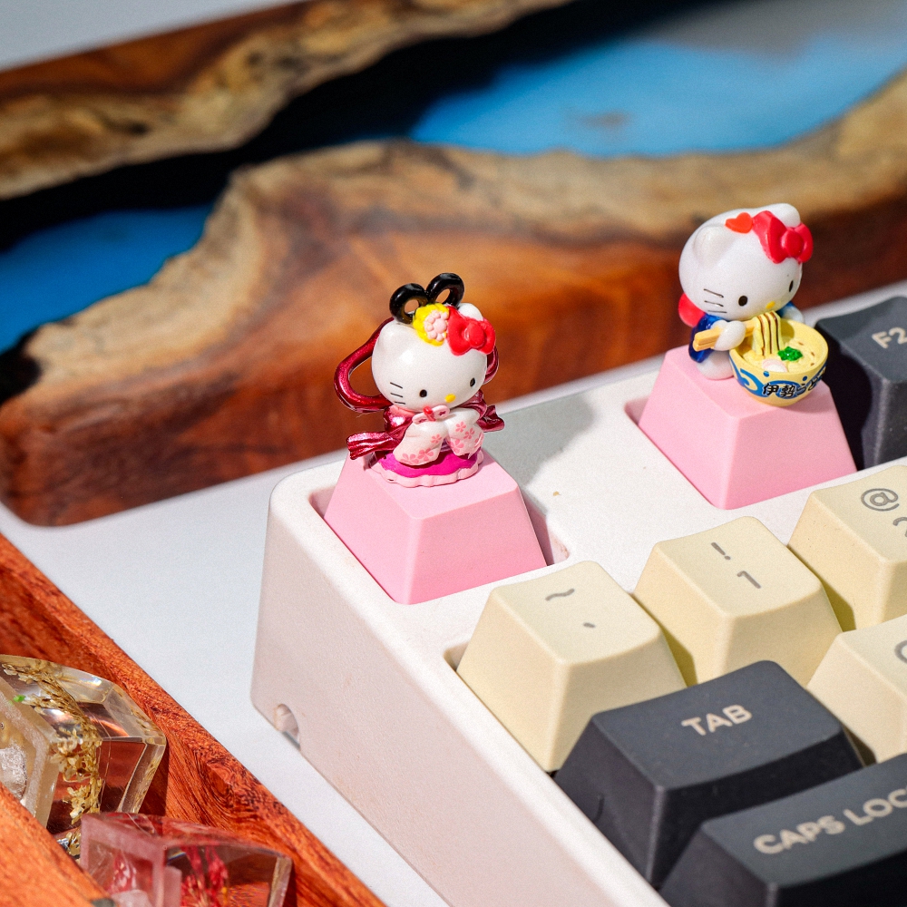 Hello Kitty Artisan Keycap Breakwooden 8