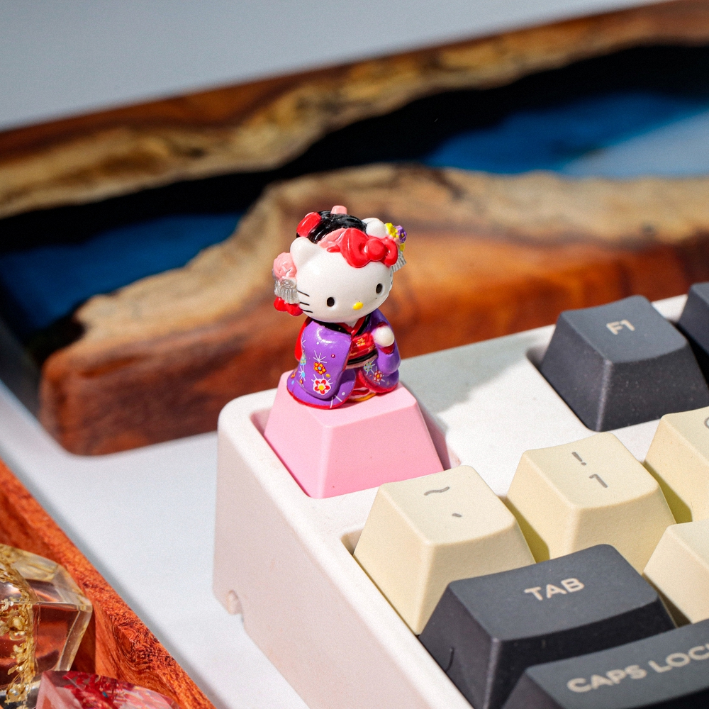 Hello Kitty Artisan Keycap Breakwooden 9