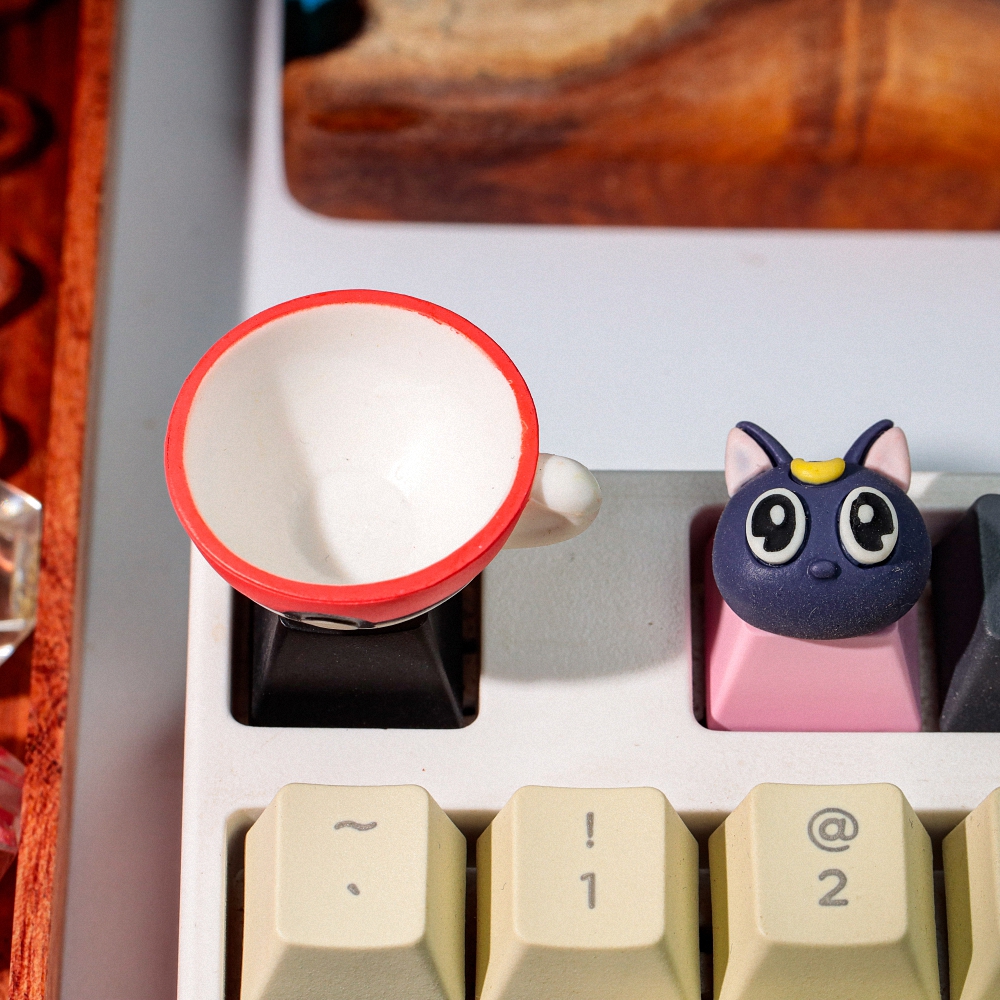 Kute Cat Artisan Keycap Breakwooden 3