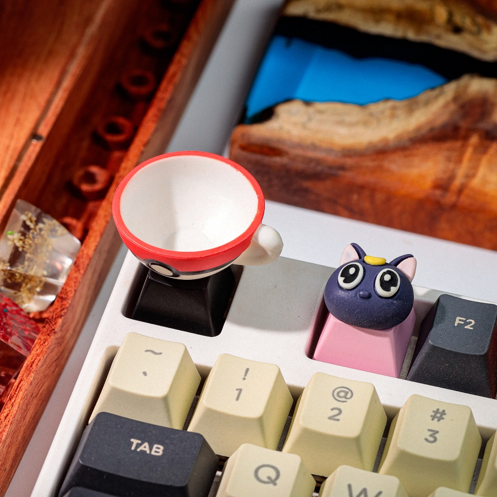 Kute Cat Artisan Keycap Breakwooden 3