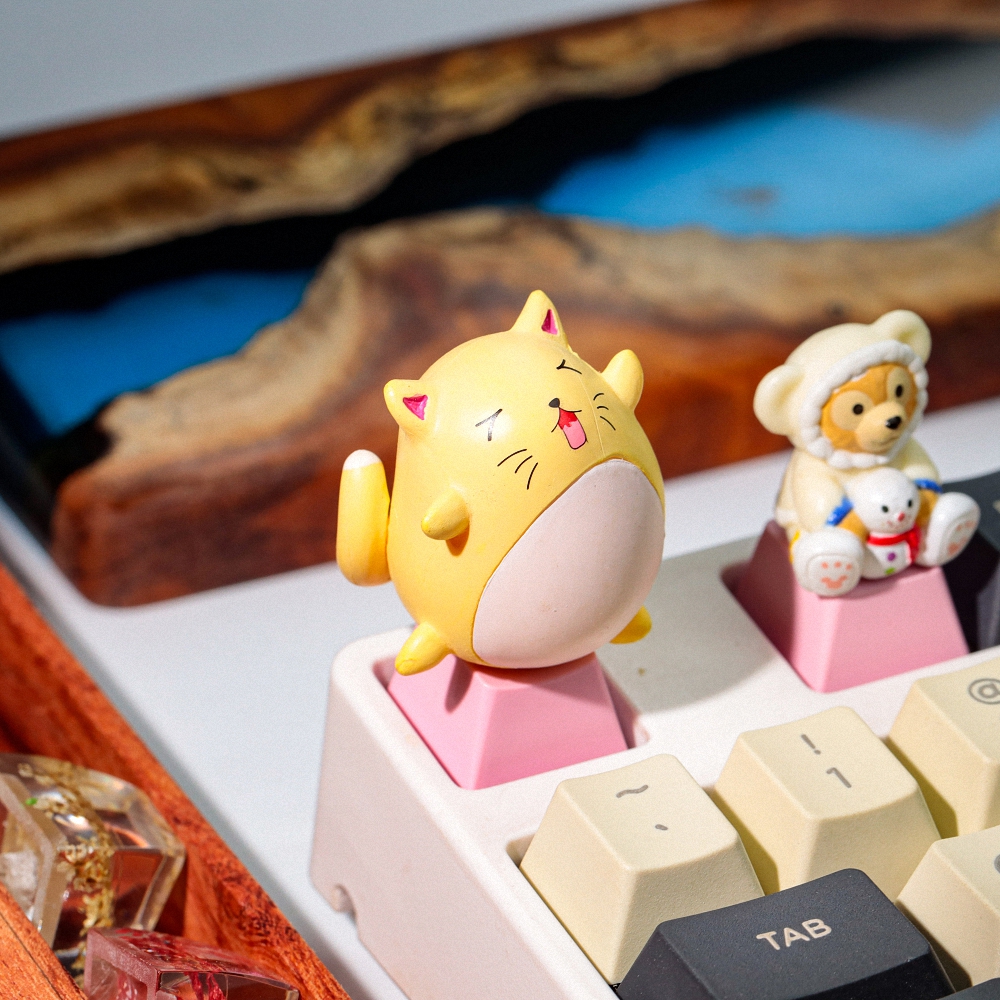 Kute Cat Artisan Keycap Breakwooden 5