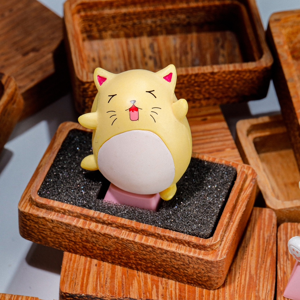 Kute Cat Artisan Keycap Breakwooden 6