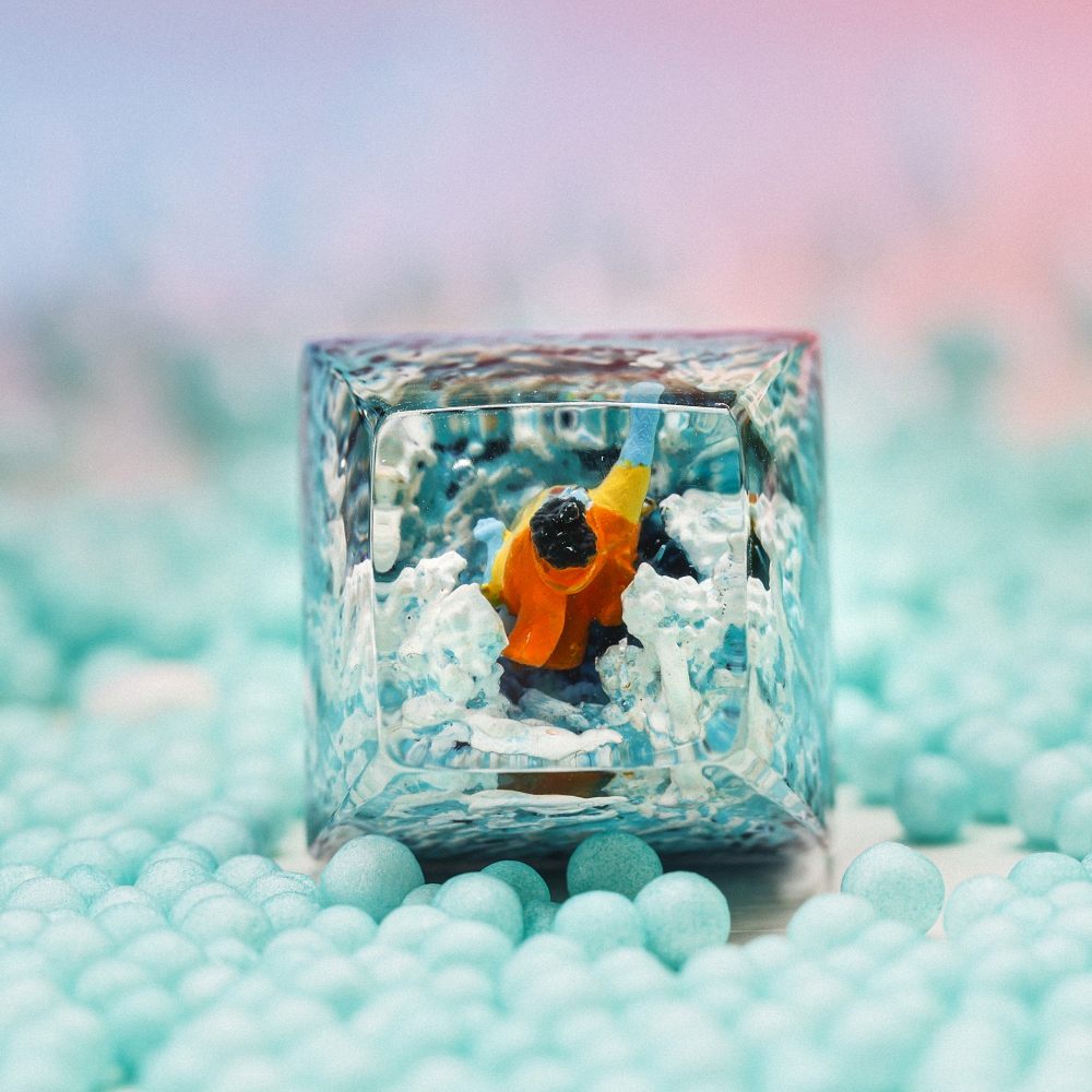 One Piece - Jinbe Artisan Keycap Breakwooden 2