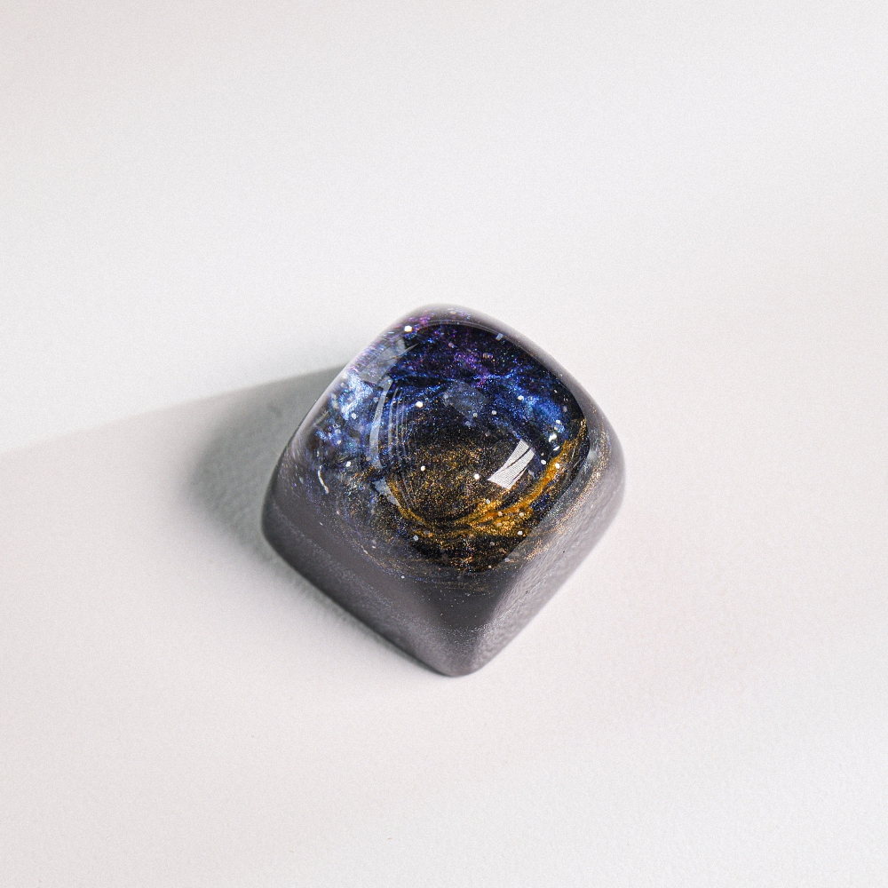 Planet - Galaxy Artisan Keycap Breakwooden