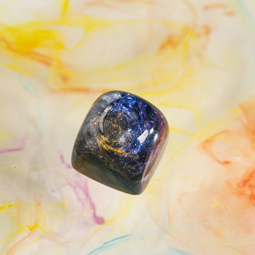 Planet - Galaxy Artisan Keycap Breakwooden