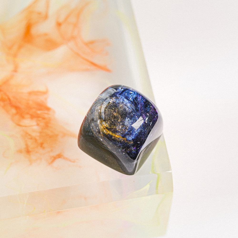 Planet - Galaxy Artisan Keycap Breakwooden