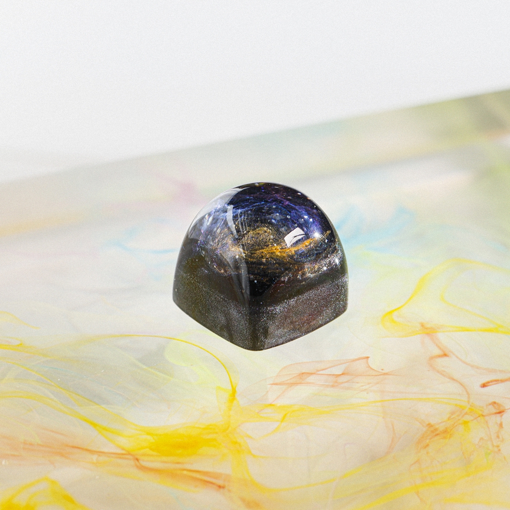 Planet - Galaxy Artisan Keycap Breakwooden