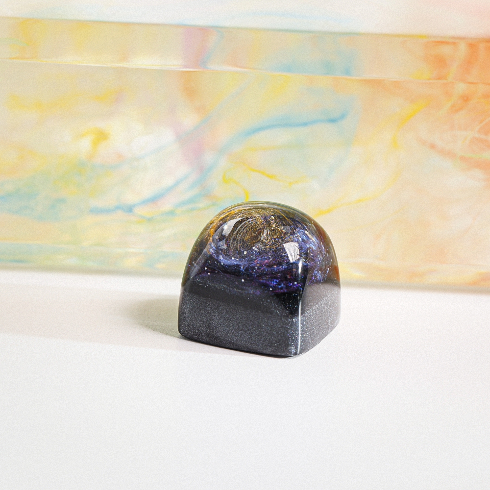 Planet - Galaxy Artisan Keycap Breakwooden