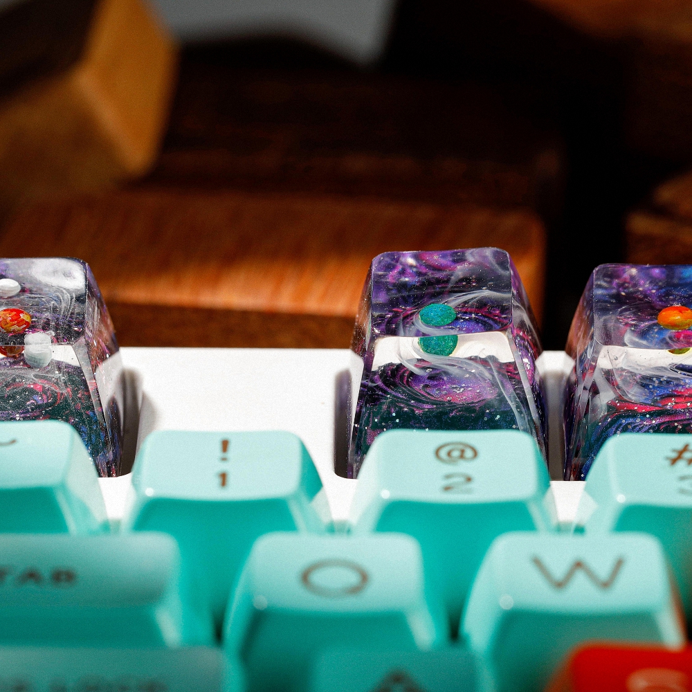 Planet - Galaxy Artisan Keycap Breakwooden 2