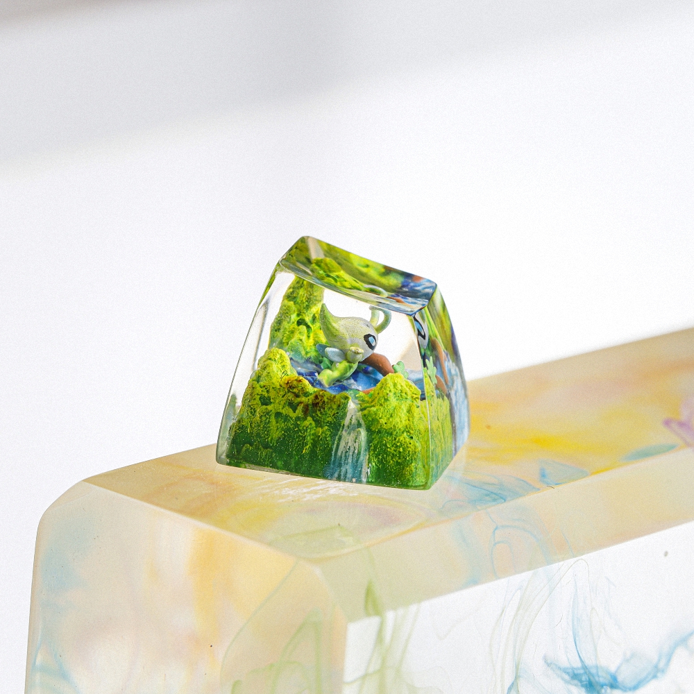 Pokemon - Celebi Artisan Keycap Breakwooden