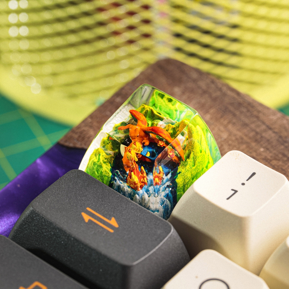 Pokemon - Charizard Artisan Keycap Breakwooden 14