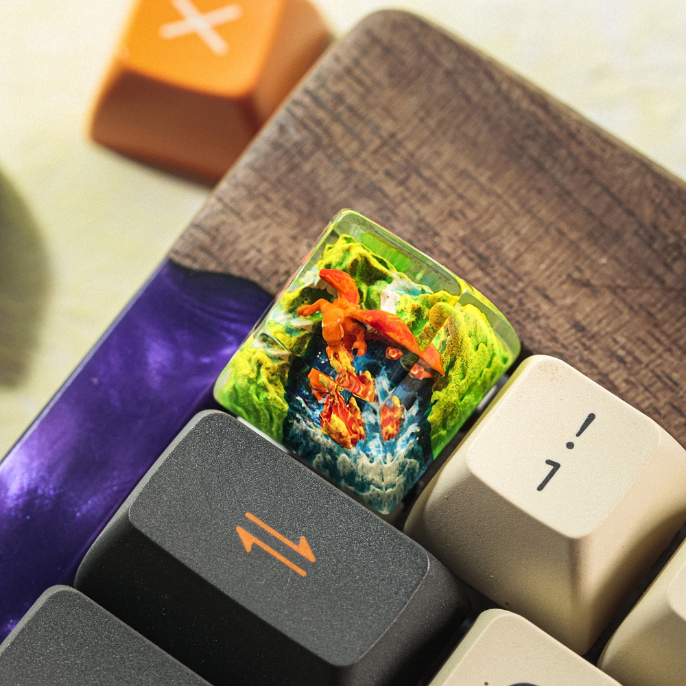 Pokemon - Charizard Artisan Keycap Breakwooden 14