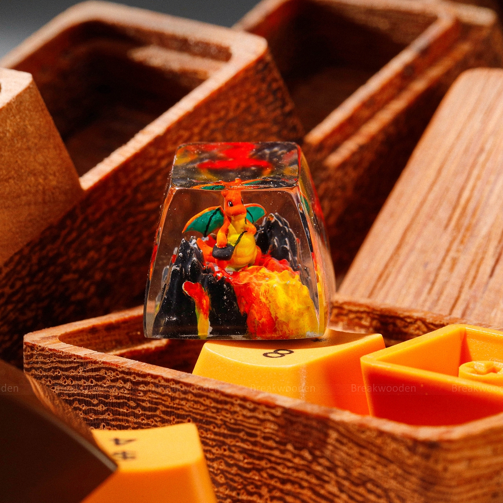 Pokemon - Charizard Artisan Keycap Breakwooden 17