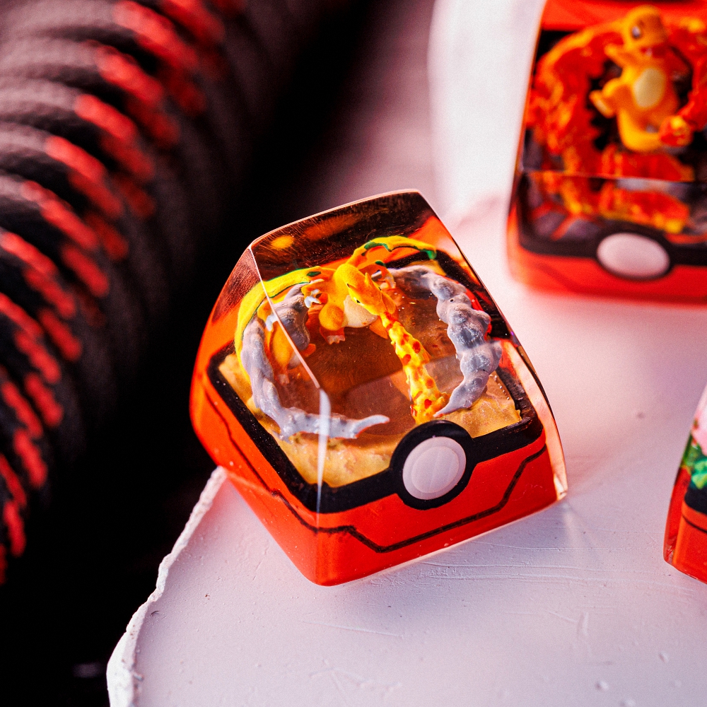 Pokemon - Charizard Artisan Keycap Breakwooden 8