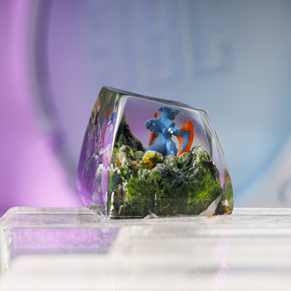 Pokemon - Garchomp Artisan Keycap Breakwooden