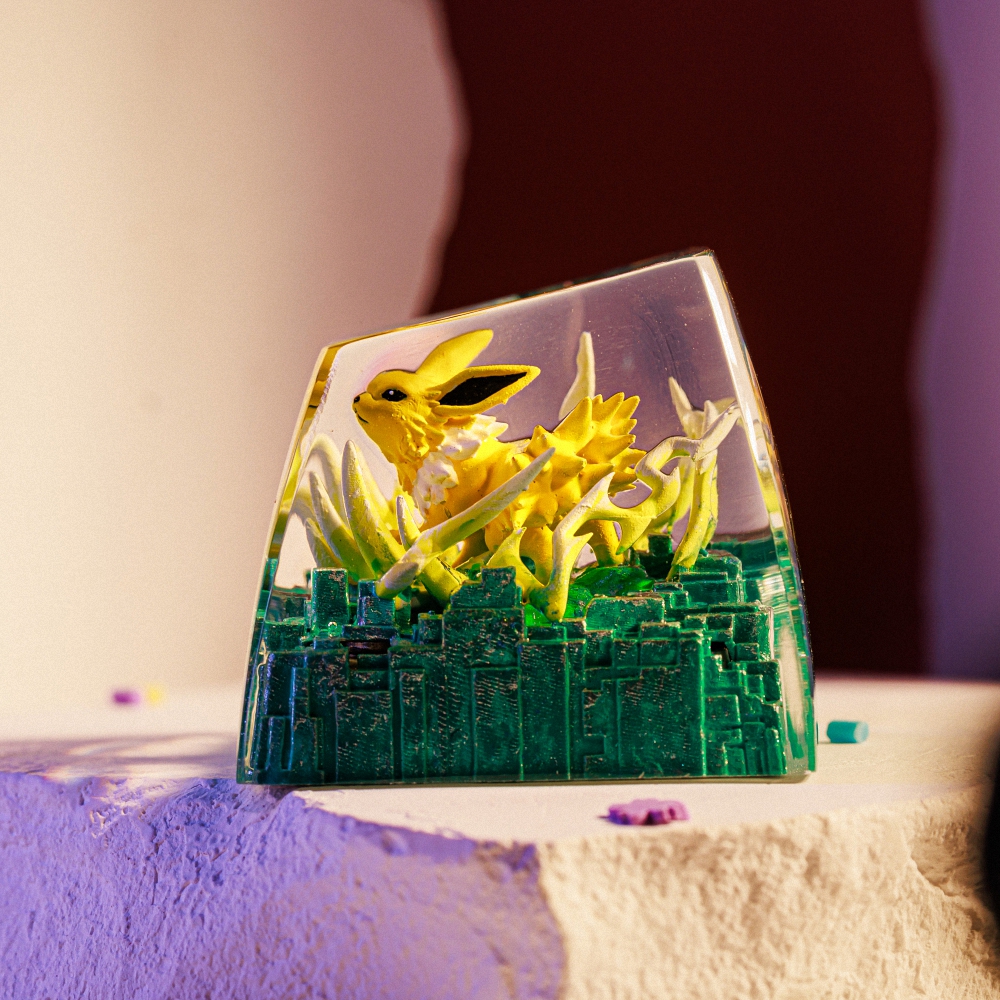 Pokemon - Jolteon Artisan Keycap Breakwooden