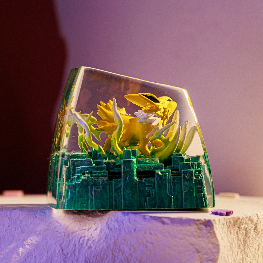 Pokemon - Jolteon Artisan Keycap Breakwooden