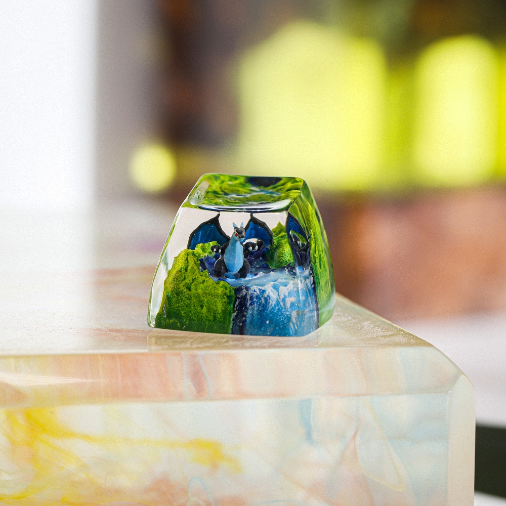 Pokemon - Mega Charizard Artisan Keycap Breakwooden