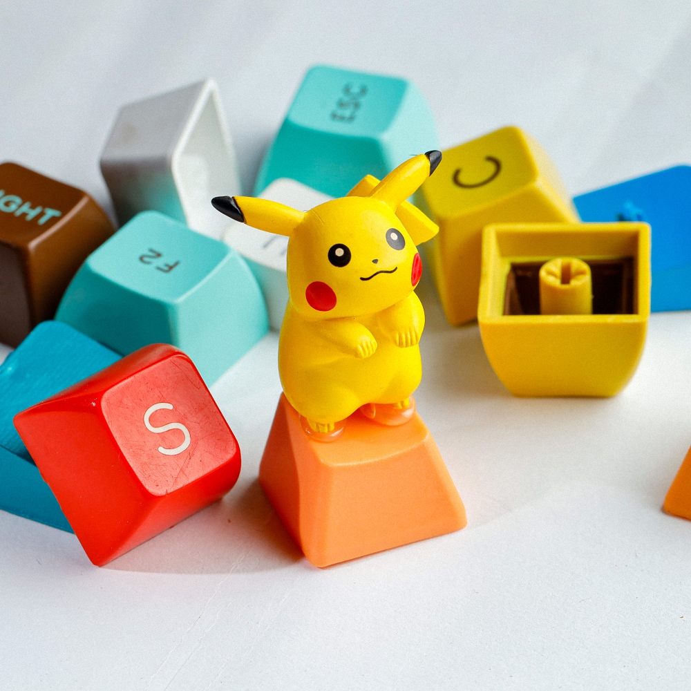 Pokemon - Pikachu Artisan Keycap Breakwooden