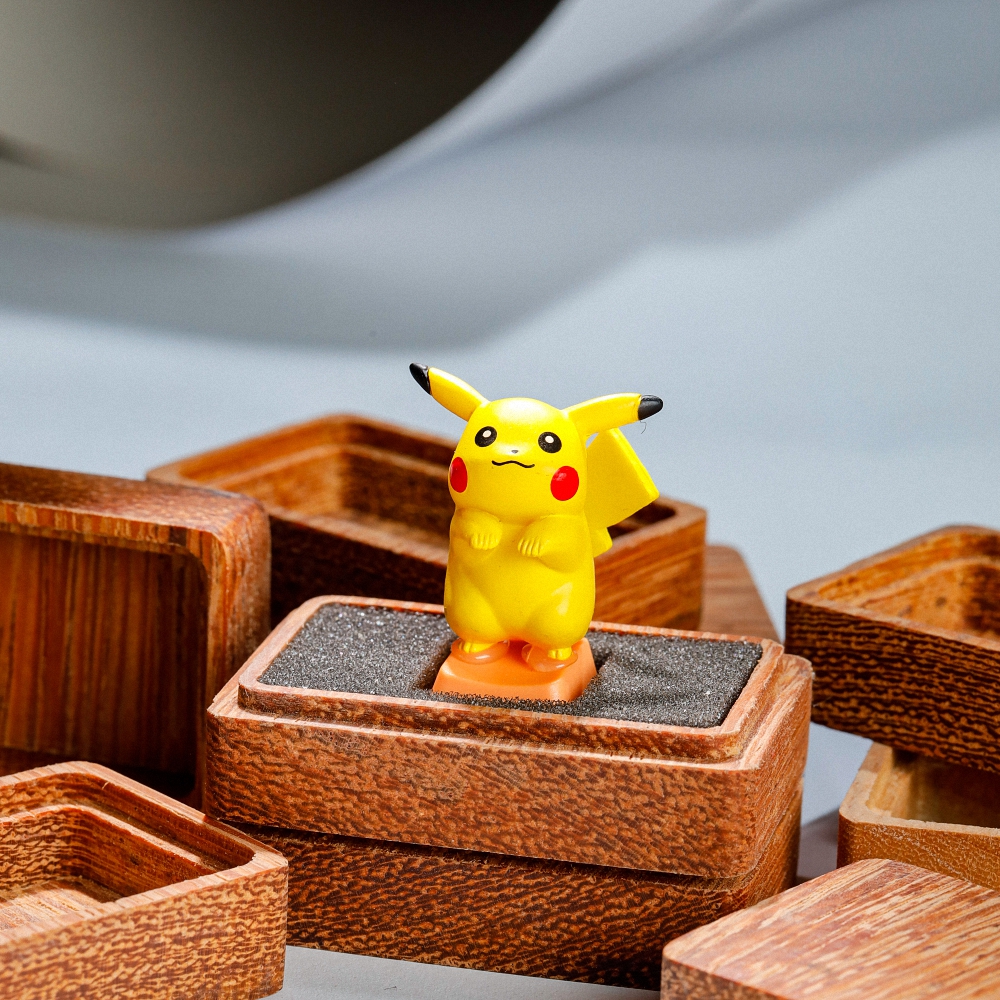 Pokemon - Pikachu Artisan Keycap Breakwooden