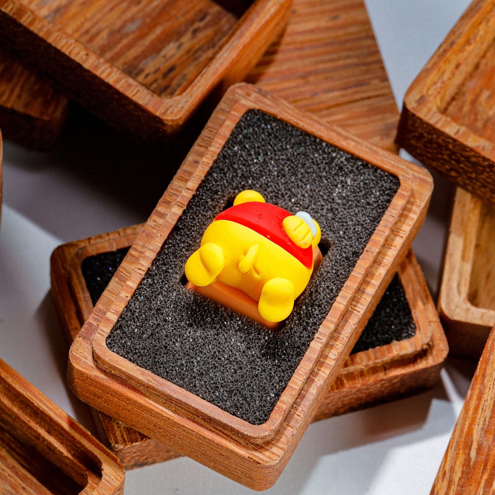 Pooh Bear Artisan Keycap Breakwooden