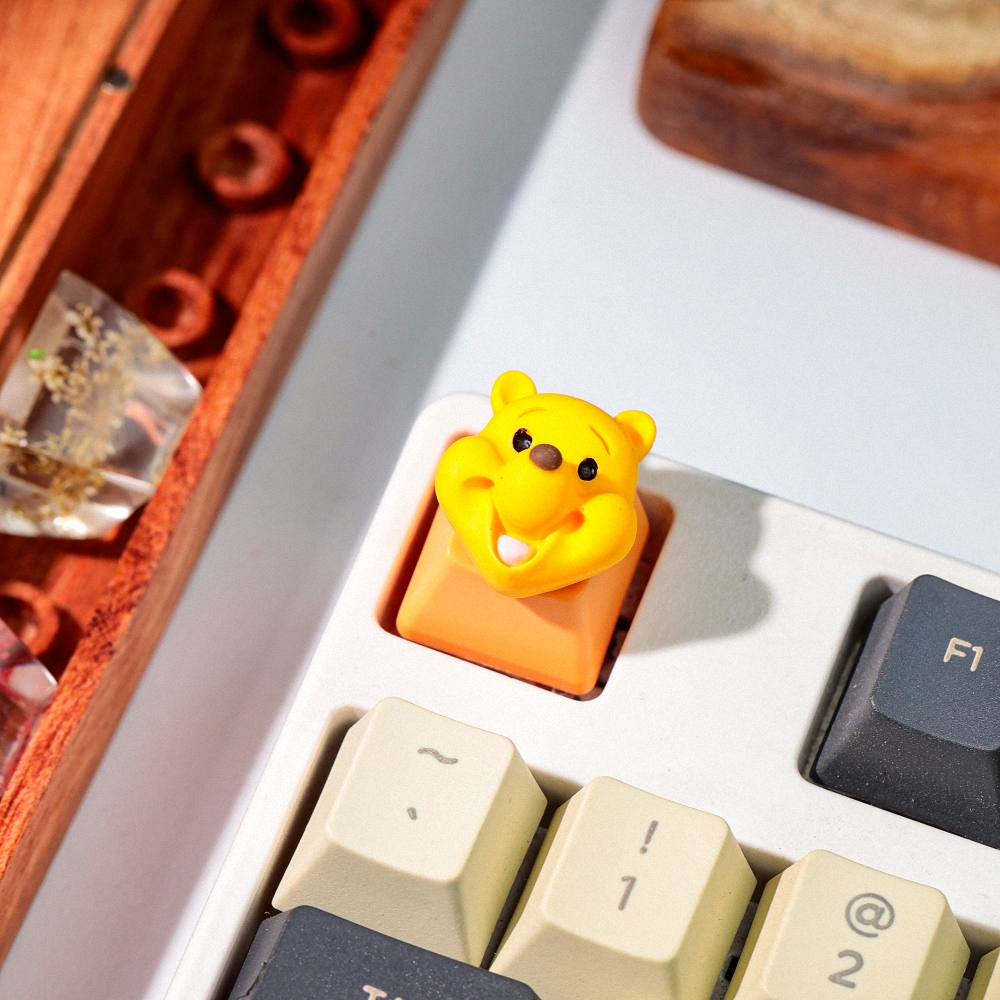 Pooh Bear Artisan Keycap Breakwooden 2