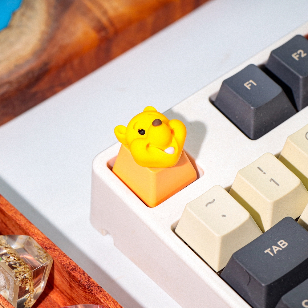 Pooh Bear Artisan Keycap Breakwooden 2