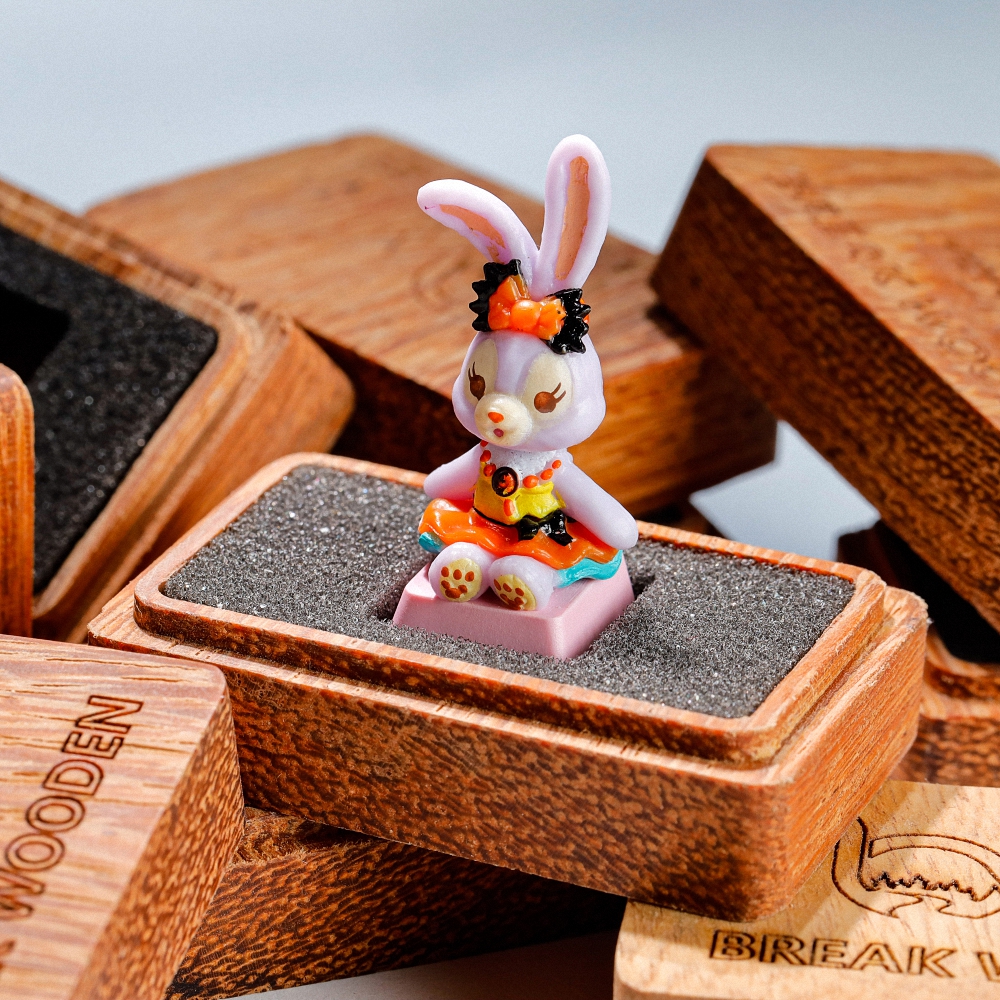 Rabbit Artisan Keycap Breakwooden