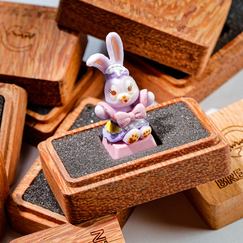 Rabbit Artisan Keycap Breakwooden 3