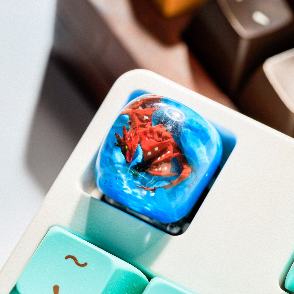 Red Dragon Artisan Keycap Breakwooden 13