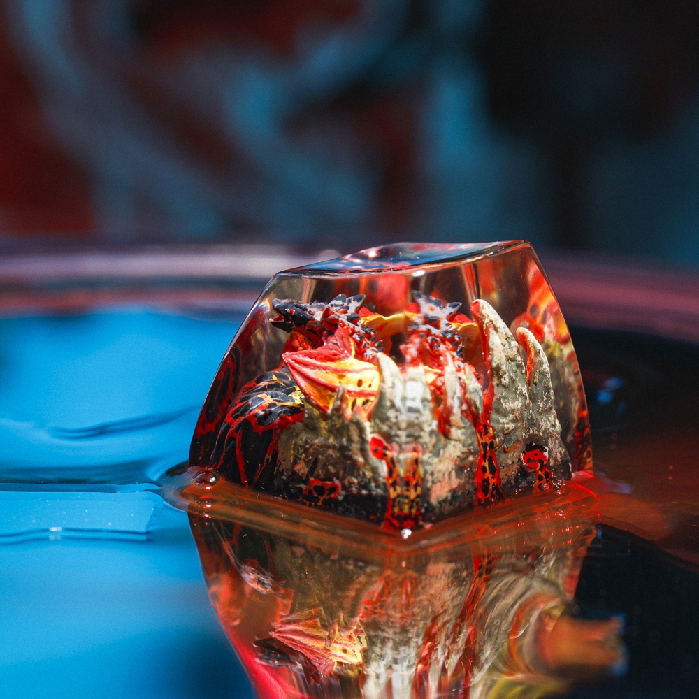 Red Dragon Artisan Keycap Breakwooden 9