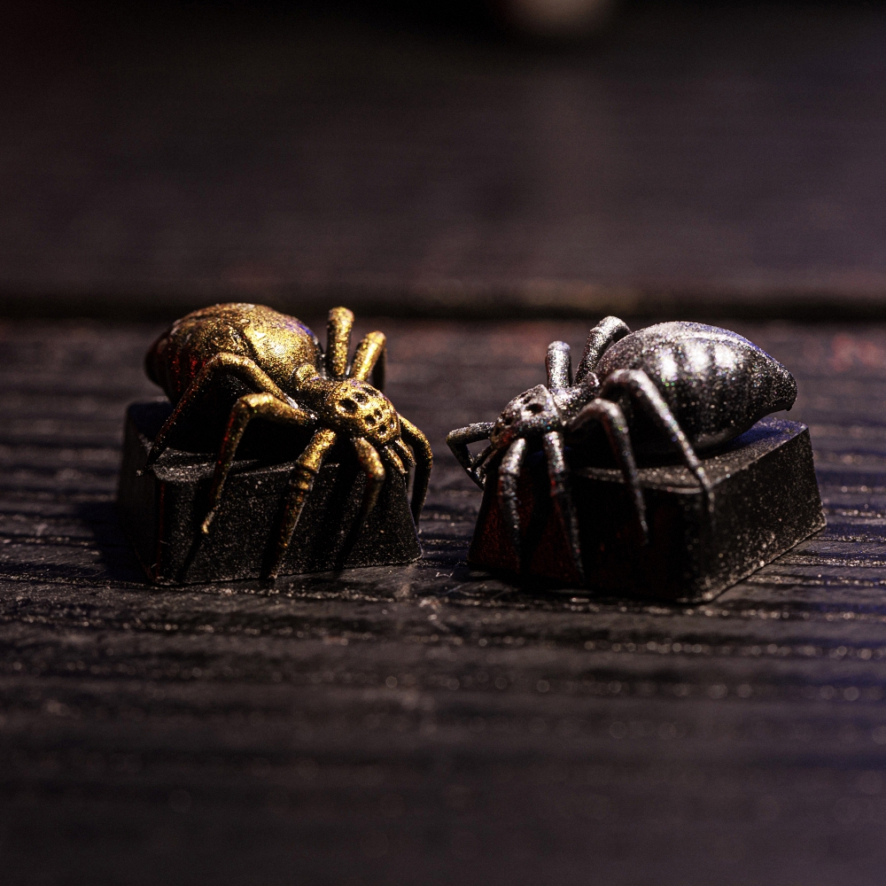 Silver and Gold Spider Artisan Keycap Breakwooden
