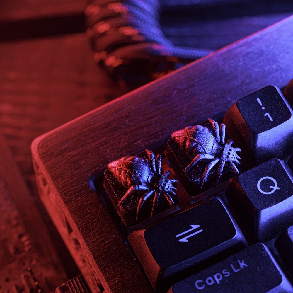 Silver and Gold Spider Artisan Keycap Breakwooden