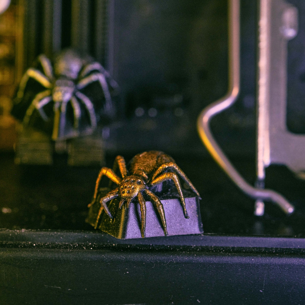 Silver and Gold Spider Artisan Keycap Breakwooden 2