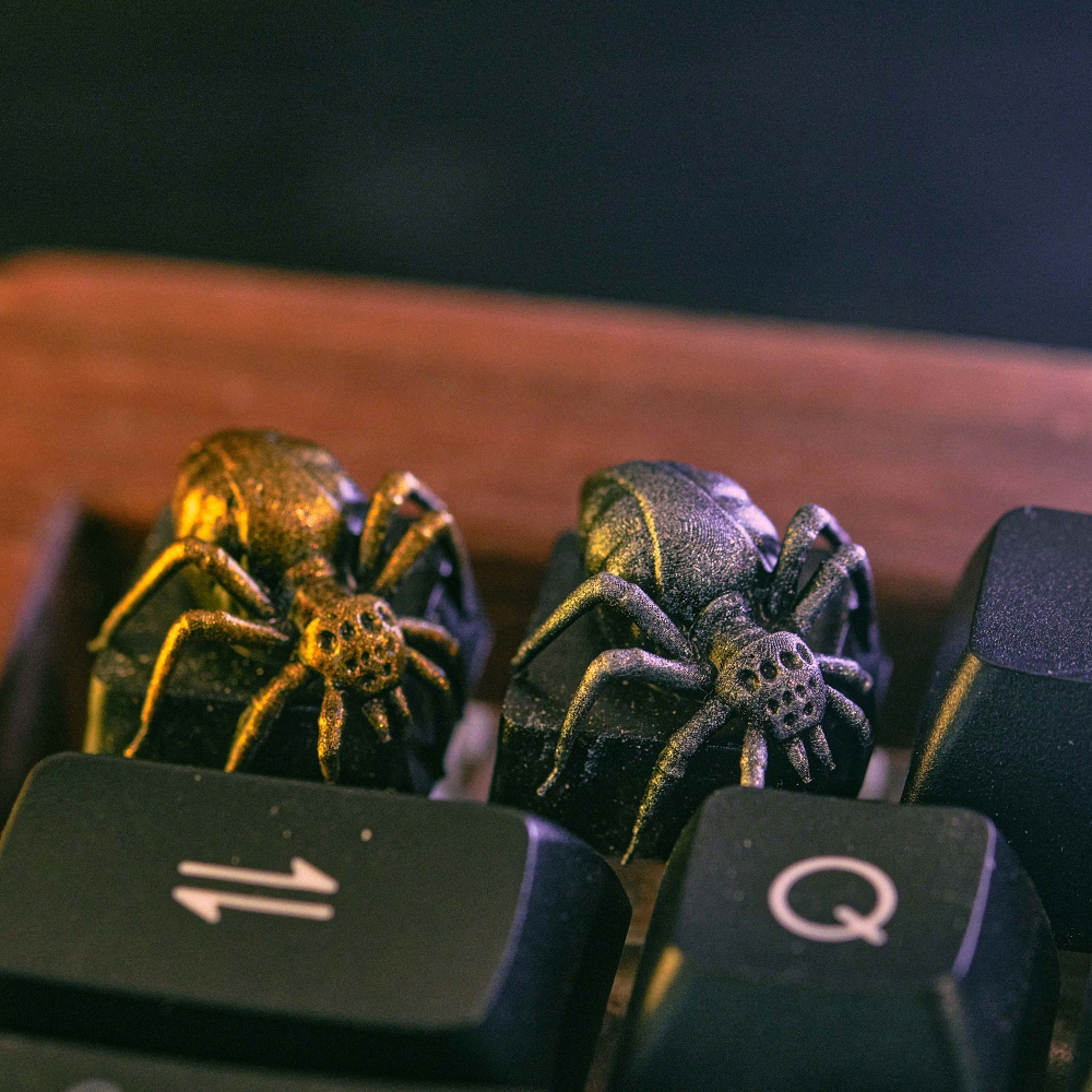 Silver and Gold Spider Artisan Keycap Breakwooden 3