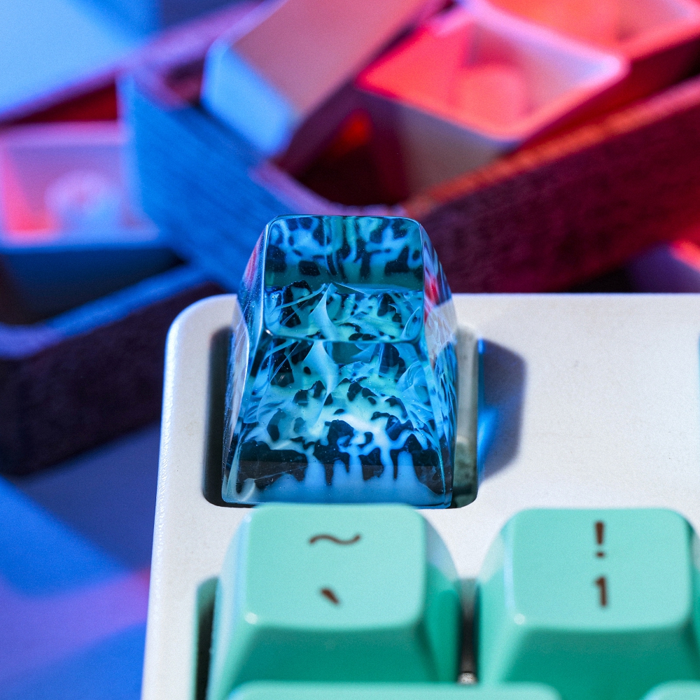 Snowy Mountain Artisan Keycap Breakwooden