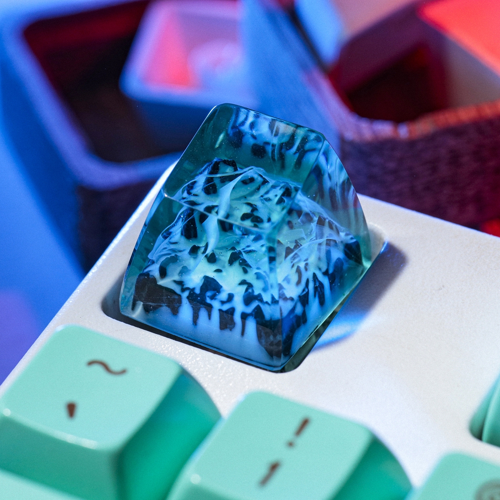 Snowy Mountain Artisan Keycap Breakwooden
